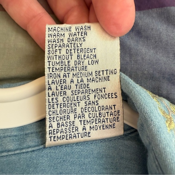 Vintage Northern treasures Blue Embroidered  chambray Jean Shirt women’s size M - Picture 7 of 10